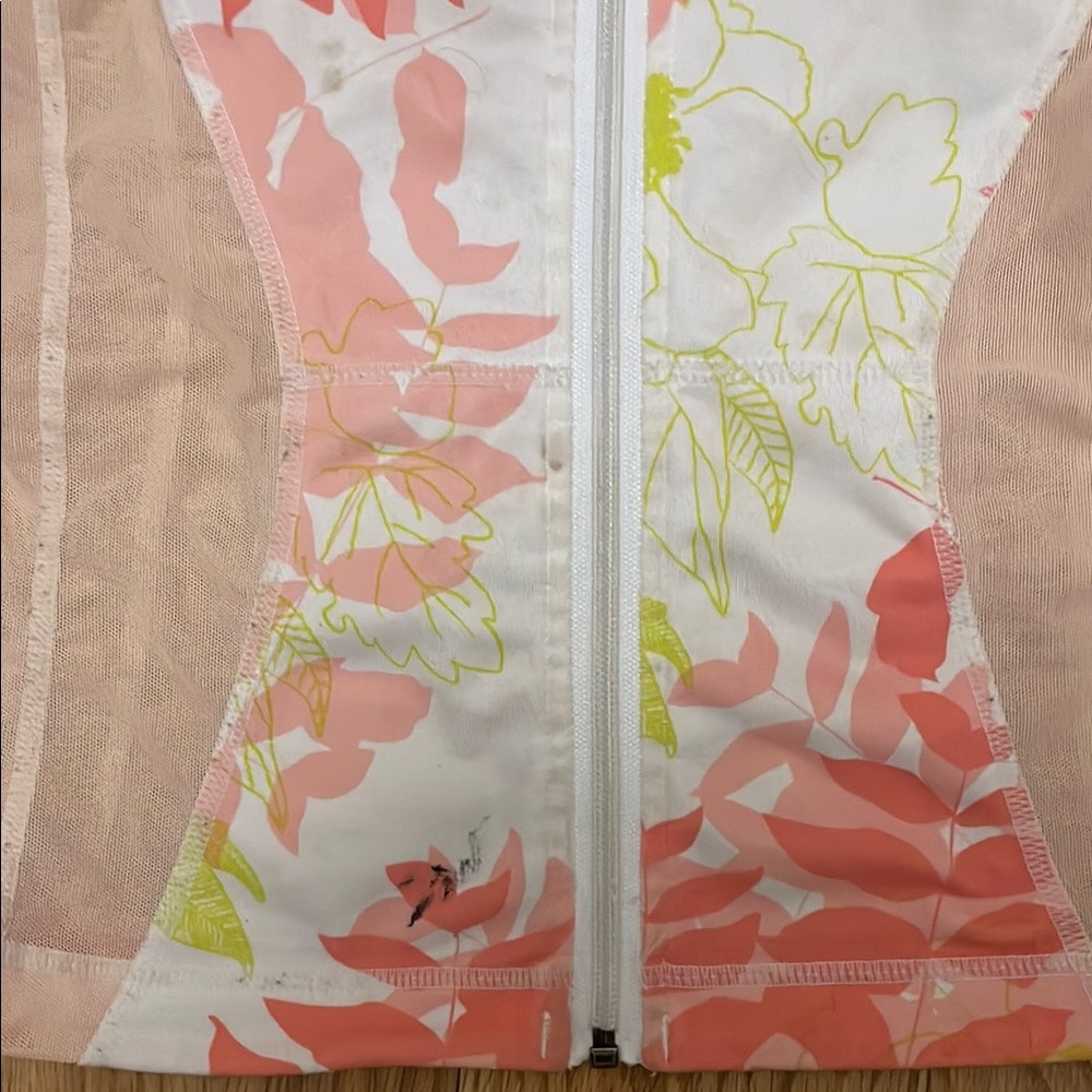 Pastel lululemon Jacket with Fitted Silhouette and Full-Length Zipper - Picture 6 of 6